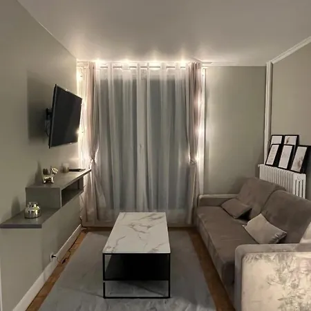 Logement Spacieux Pres Du Chateau De Et Parking *