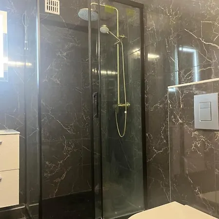 Logement Spacieux Pres Du Chateau De Et Parking Διαμέρισμα Βερσαλλίες